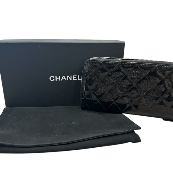 86. Chanel patent Leather Quilted Long Zippy Wallet Black - Picture 1 of 8